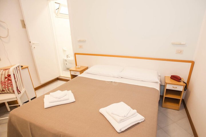 Room 5 of 29