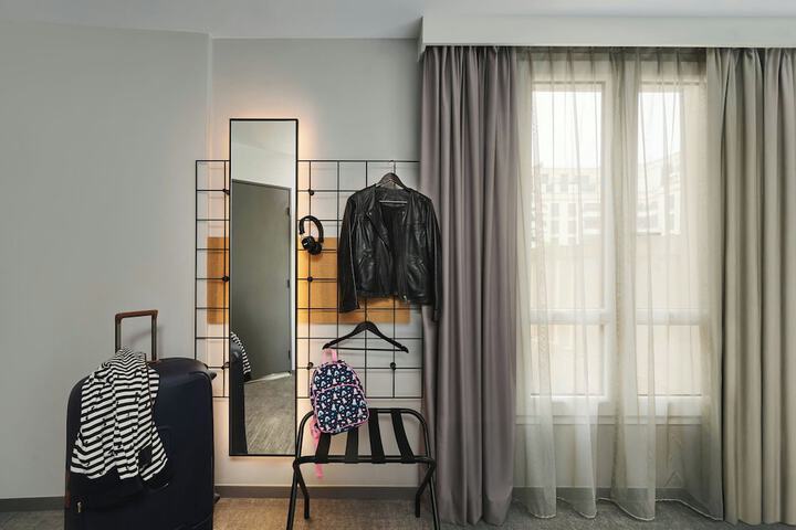 Room 28 of 56