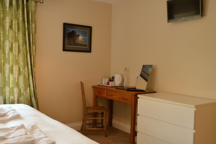 Room 11 of 41
