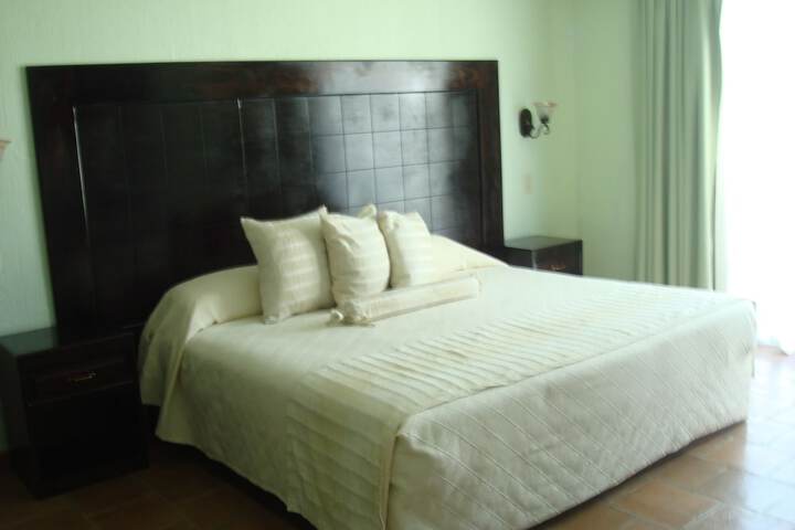 Room 4 of 68