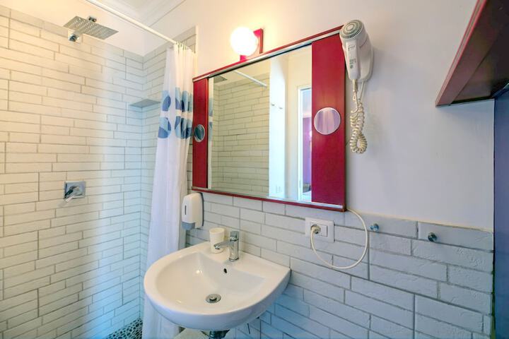 Room 14 of 19