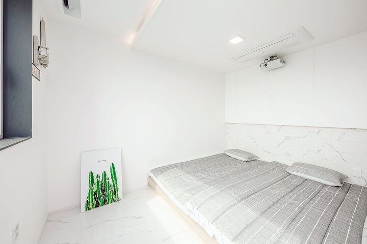 Room 5 of 54