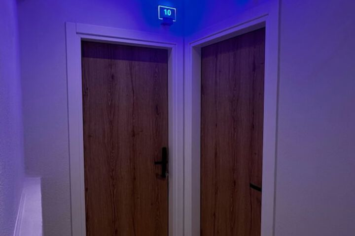 Room 6 of 25