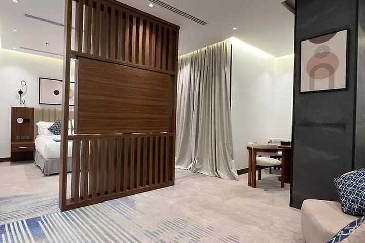 Room 28 of 44