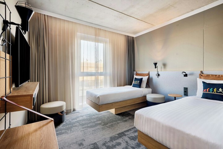 Room 6 of 19