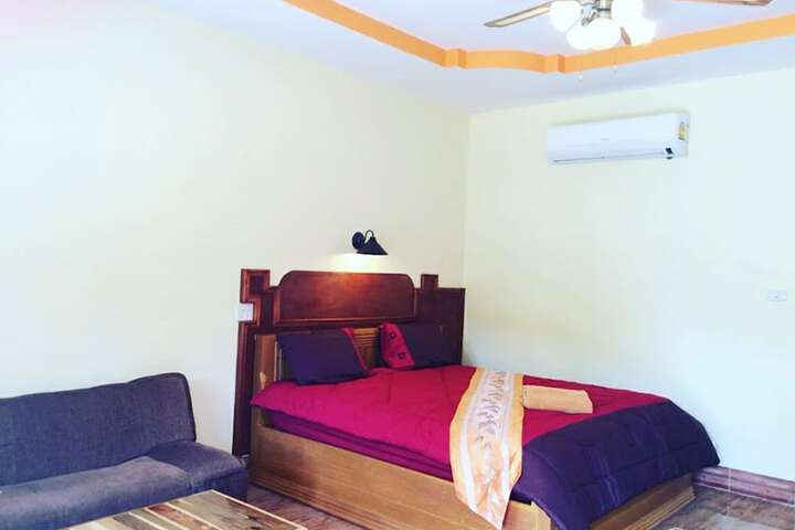 Room 13 of 34