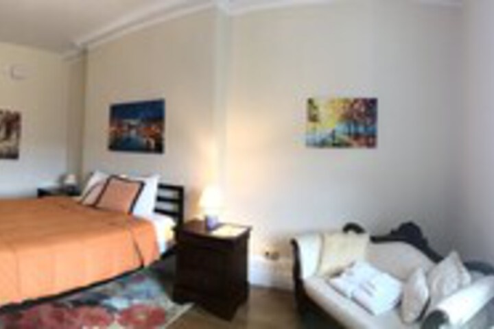 Room 69 of 108
