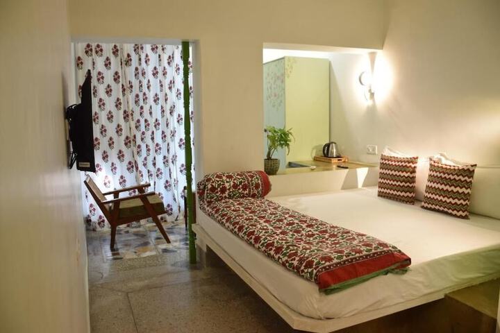 Room 5 of 27