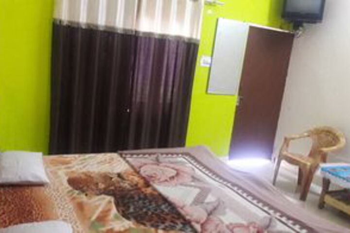Room 3 of 12