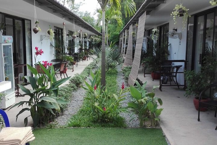 Property Grounds 19 of 33