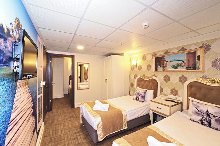 Room 30 of 61