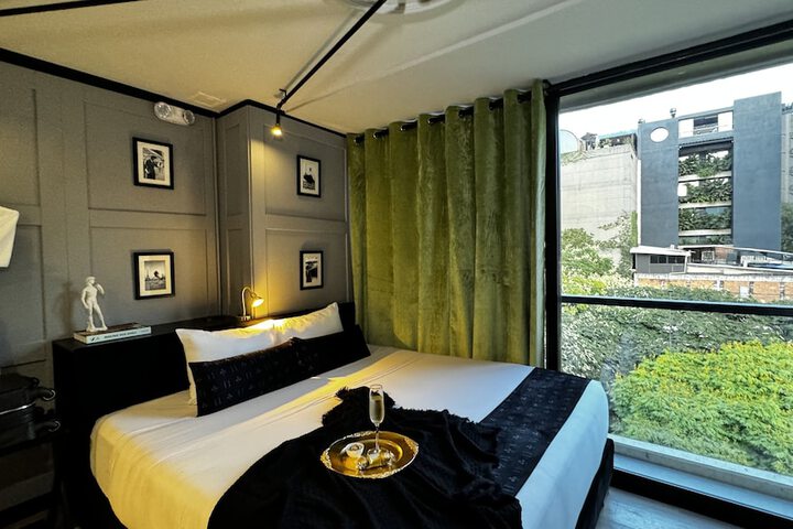 Room 37 of 99