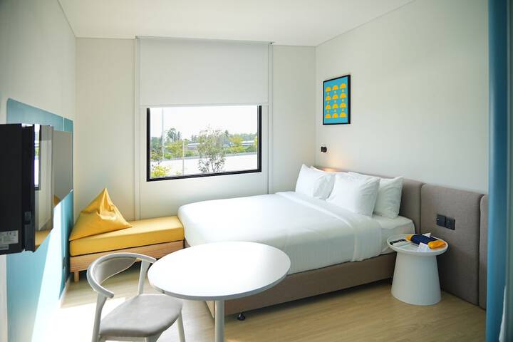 Room 8 of 75