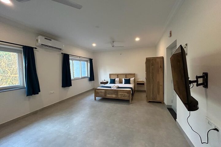 Room 8 of 84