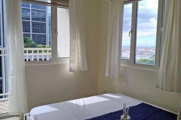 Room 10 of 11