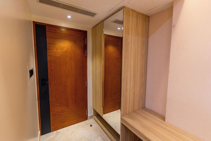 Room 27 of 71