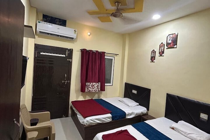 Room 11 of 24