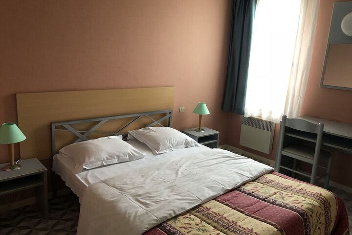 Room 8 of 15
