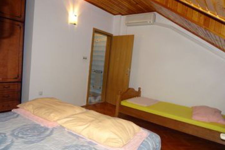 Room 13 of 45