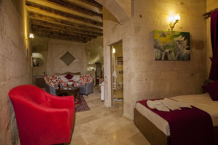 Room 17 of 83