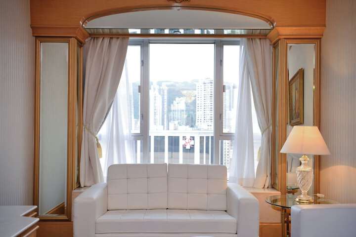 Room 47 of 90