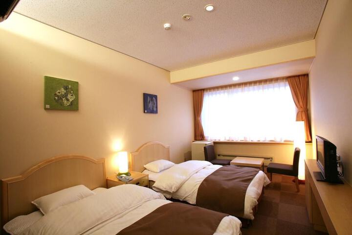 Room 12 of 52