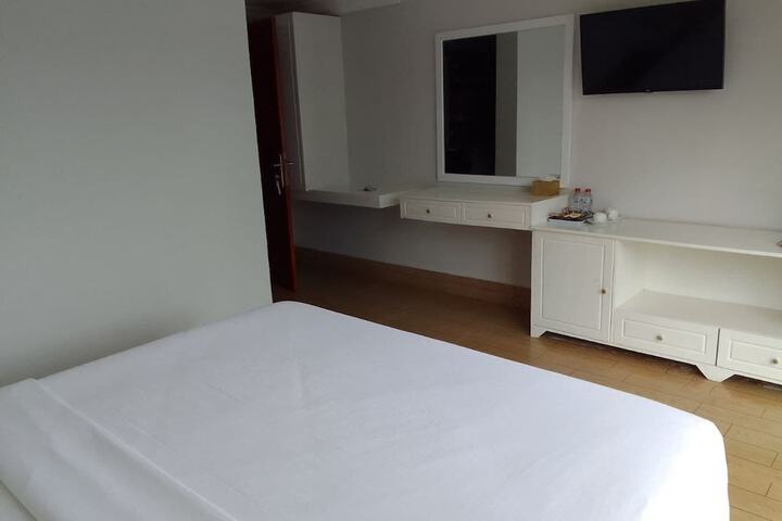 Room 2 of 36