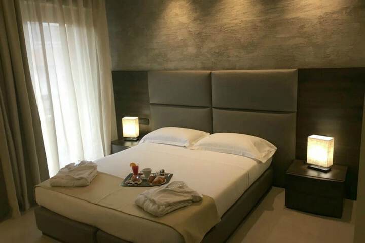 Room 32 of 86