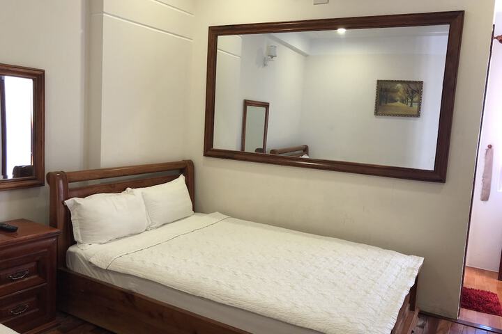 Room 13 of 25