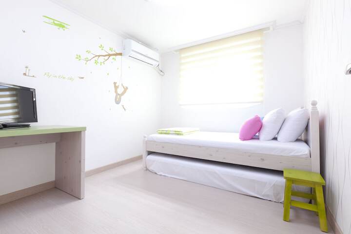 Room 10 of 70