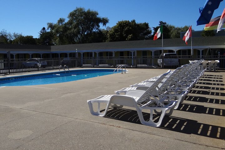 Pool 18 of 43
