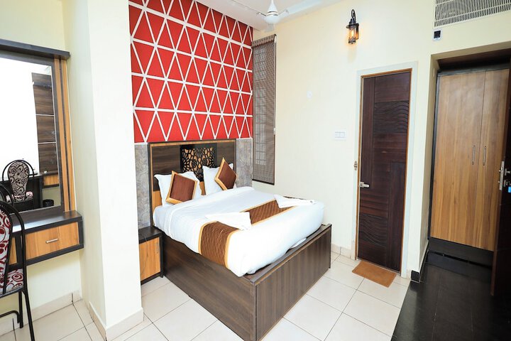 Room 12 of 20