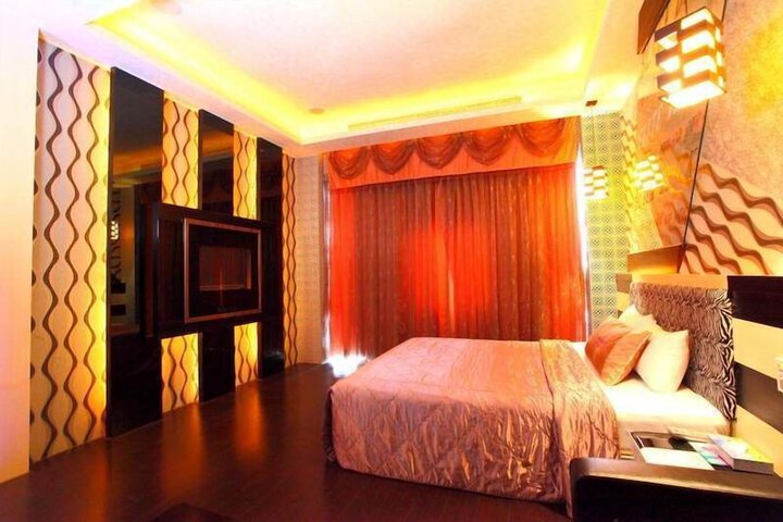 Room 7 of 31