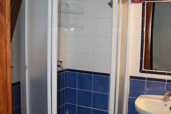 Room 30 of 43