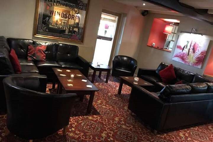 Lounge 24 of 31