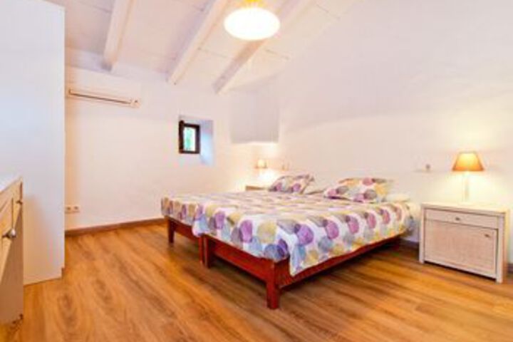 Room 5 of 38