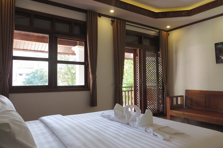 Room 3 of 32