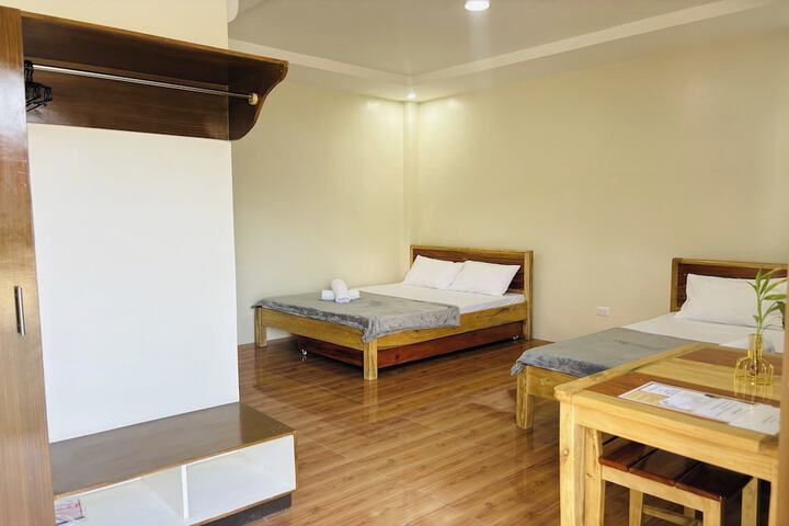 Room 9 of 34
