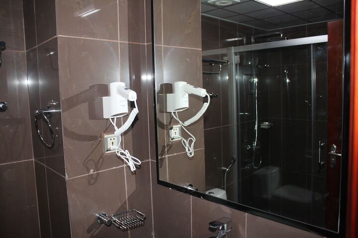 Room 8 of 39