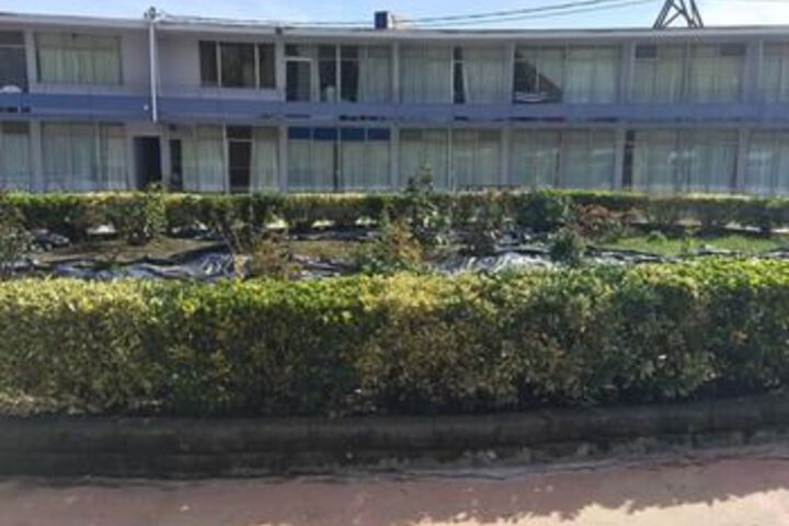 Hotel Exterior 11 of 42