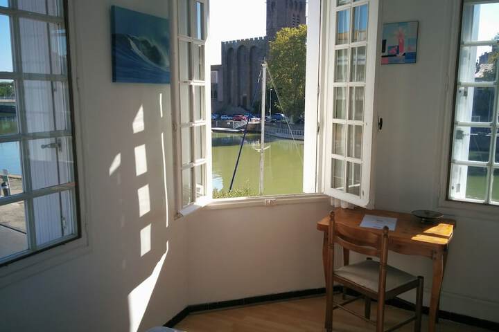 Room 15 of 53