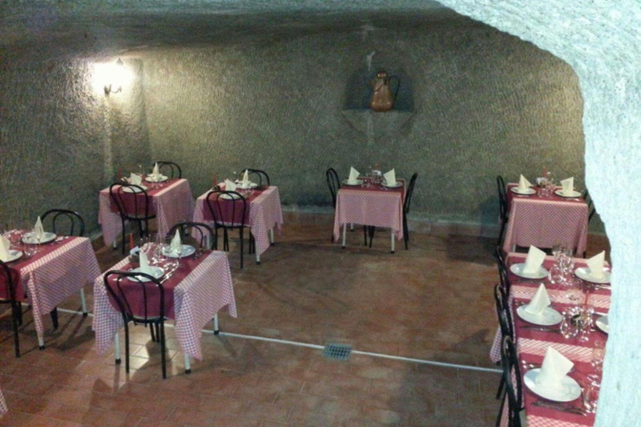 Dining 20 of 23
