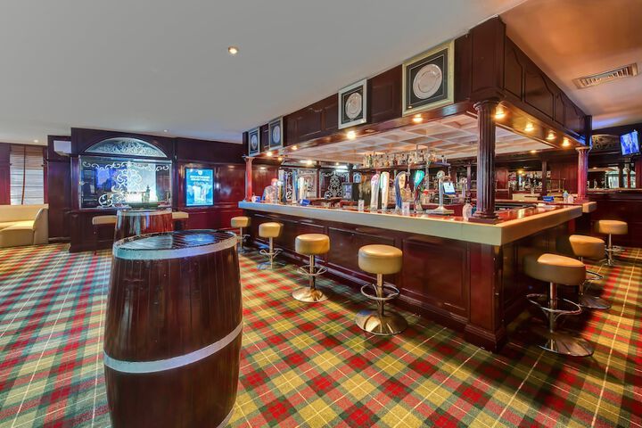 Lounge 192 of 290