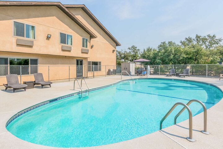 Pool 19 of 19