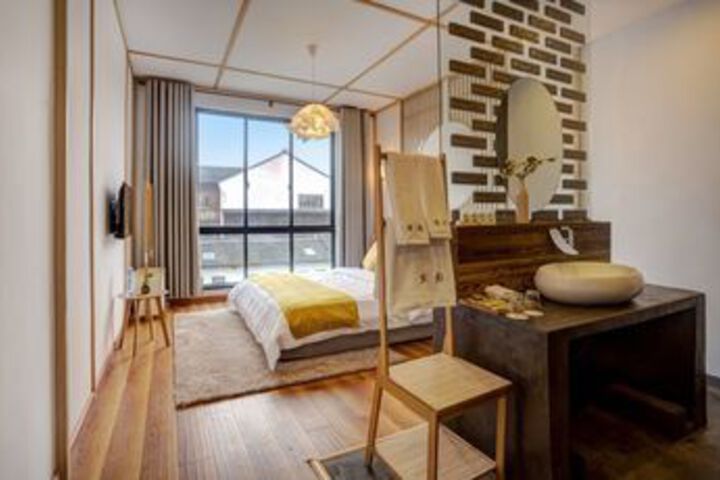 Room 14 of 25
