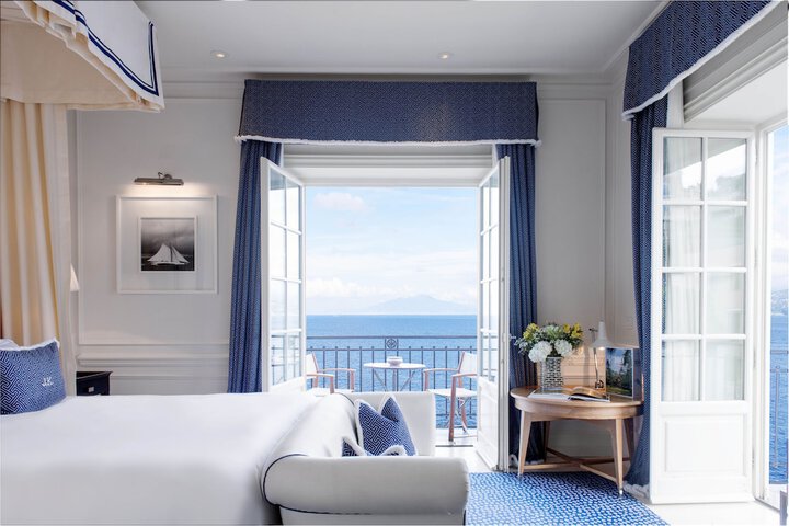 Room 44 of 106