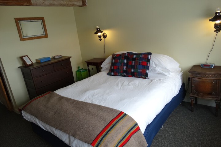 Room 6 of 70