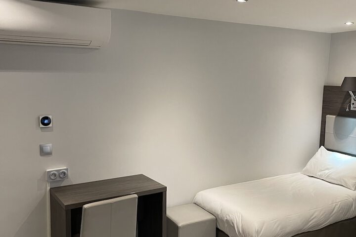 Room 44 of 72