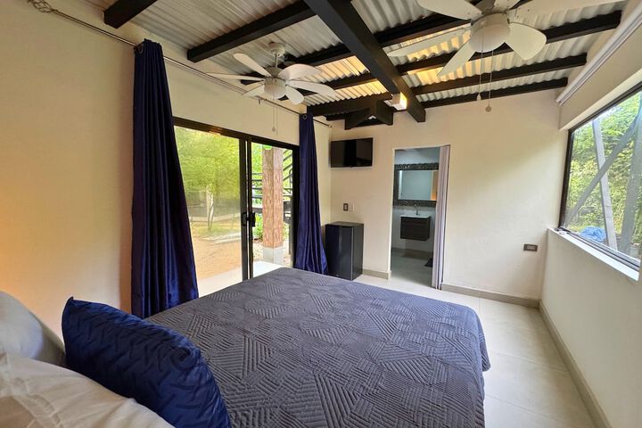 Room 52 of 193