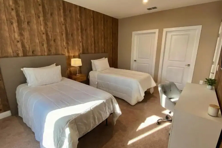 Room 2 of 21